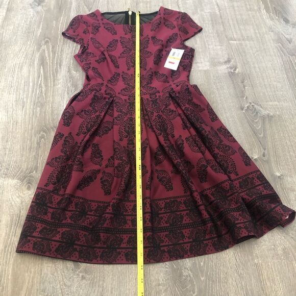 NWT B. Darlin Maroon Womens Sleeveless Floral Fern Leaf Dress Size 7/8 - Picture 9 of 11